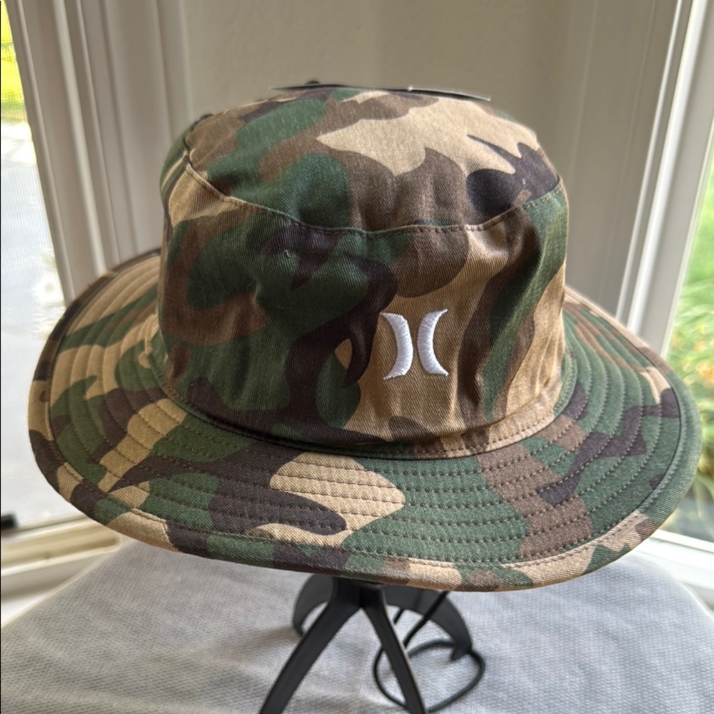 Hurley Camo M High Trail Boonie Bucket Hat w/strap. Green, Tan, Brown. Size L-XL